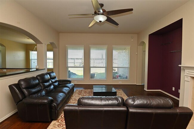 Building Photo - 5215 Field Briar Ln