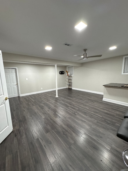 Building Photo - 16821 Falconhurst Dr