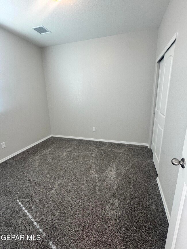 Building Photo - 15129 Resolve Dr