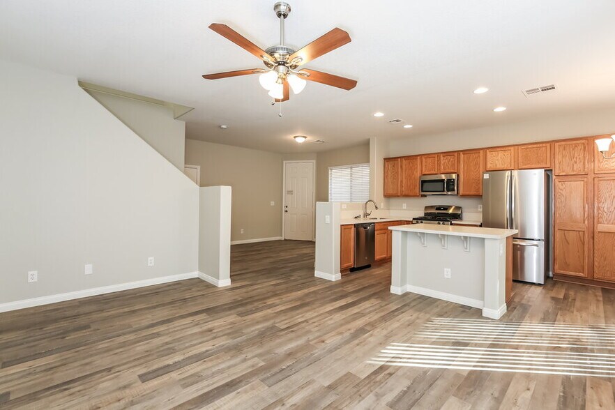 Building Photo - 6511 N Goldfield St