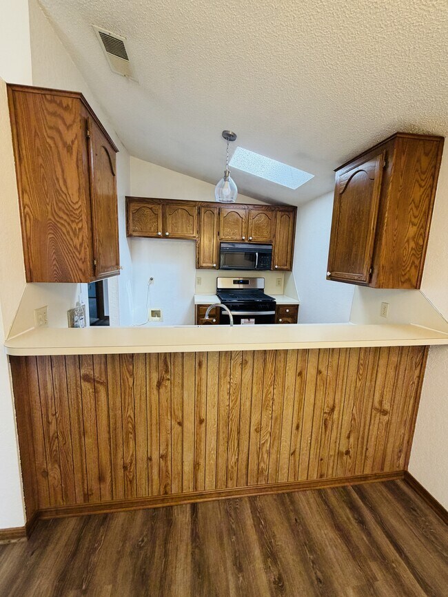 Building Photo - 2138 Lonnie Ln