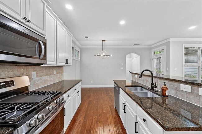 Building Photo - 10787 Bossier Dr