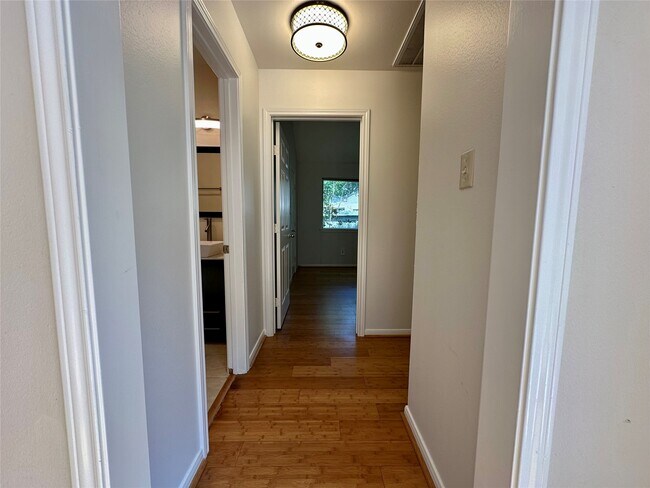 Building Photo - 1318 Cedar Terrace Ct