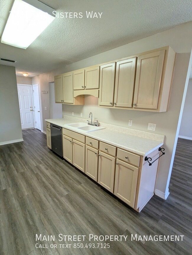 Building Photo - 3331 Two Sisters Wy