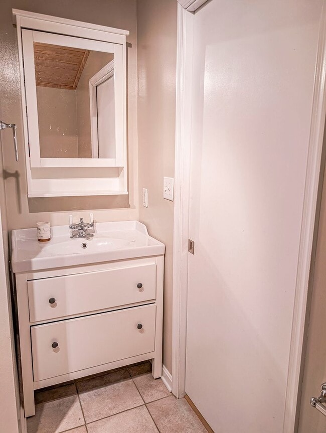 Building Photo - 12433 Cree Ln