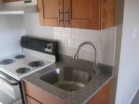 Building Photo - 1300 Catherine St