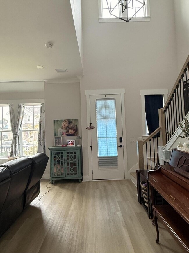 Building Photo - 206 Red Deer Run