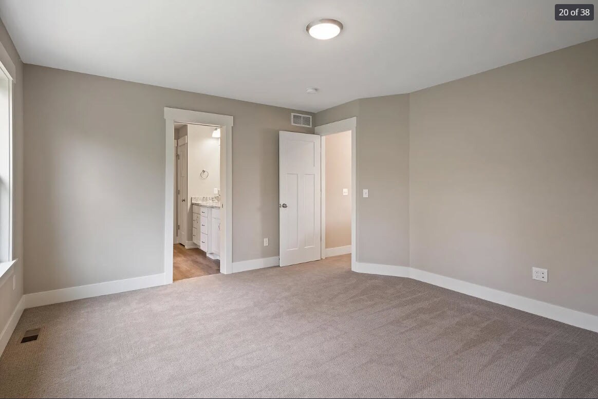 Building Photo - 5453 W Heathwood Dr SE