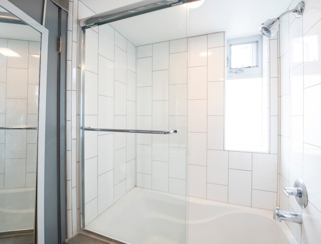 Building Photo - 969 Sigsbee St