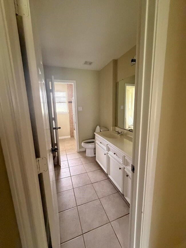 Building Photo - 15915 Indian Springs Trail