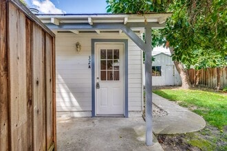 Building Photo - Private ADU with Fenced Yard, Indoor Laund...