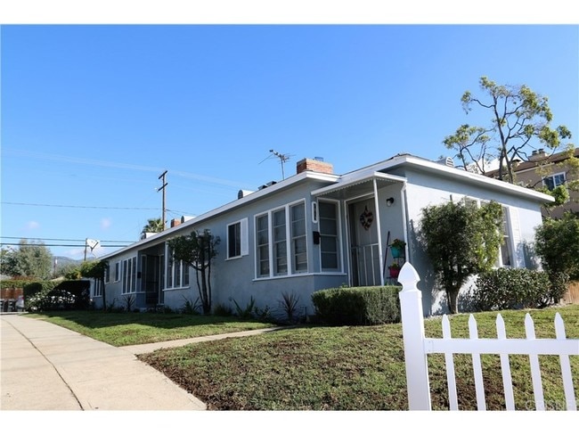 Building Photo - 1815 W Victory Blvd