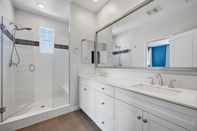 Building Photo - Glendora