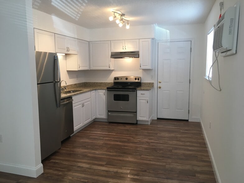 Building Photo - 1415 29th St