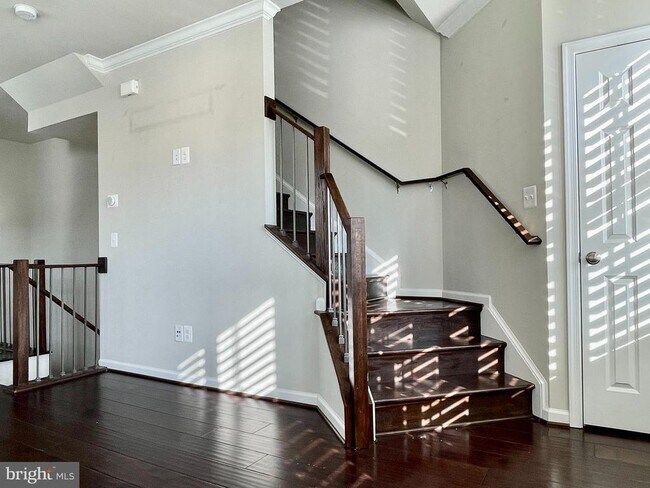 Building Photo - 201 Woodstream Cir