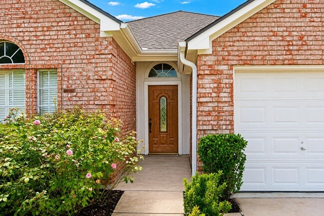 Building Photo - 6858 Stillwater Dr
