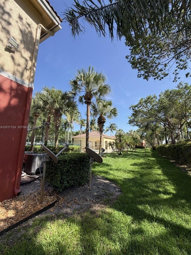 Building Photo - 3335 Palomino Dr