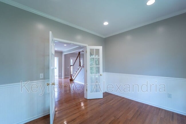 Building Photo - 13183 Oak Farm Dr