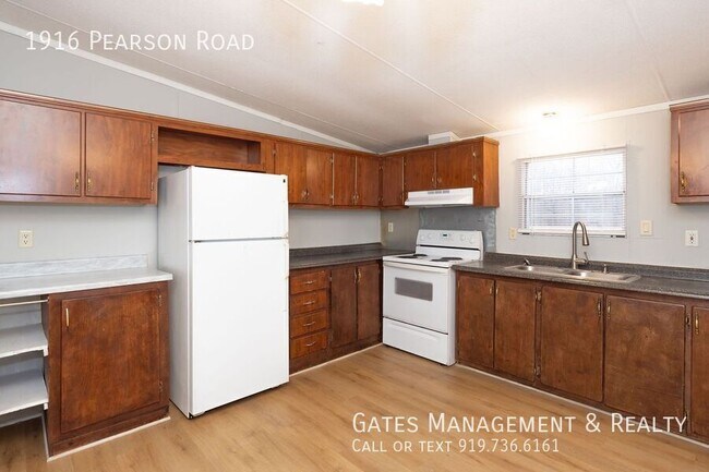 Building Photo - 1916 Pearson Rd