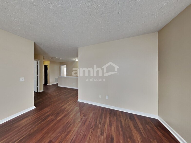 Building Photo - 18834 Planer Dr