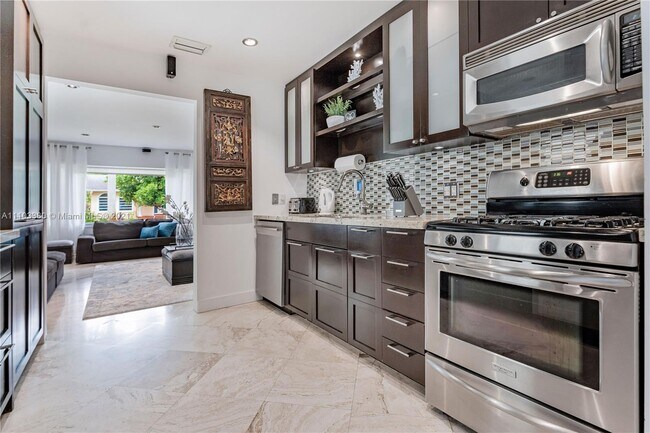 Building Photo - 1622 Mayo St