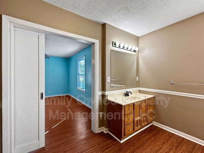 Building Photo - 1123 Belvedere Dr