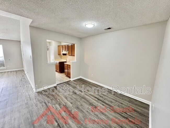 Building Photo - 5528 Ginners Dr