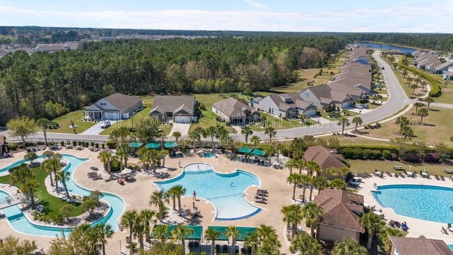 Building Photo - 264 Viareggio Road