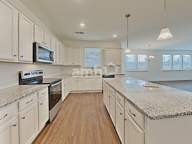 Building Photo - 308 Elmhurst Dr