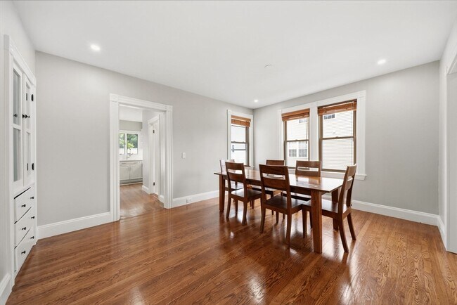 Building Photo - 309 Hillside Ave