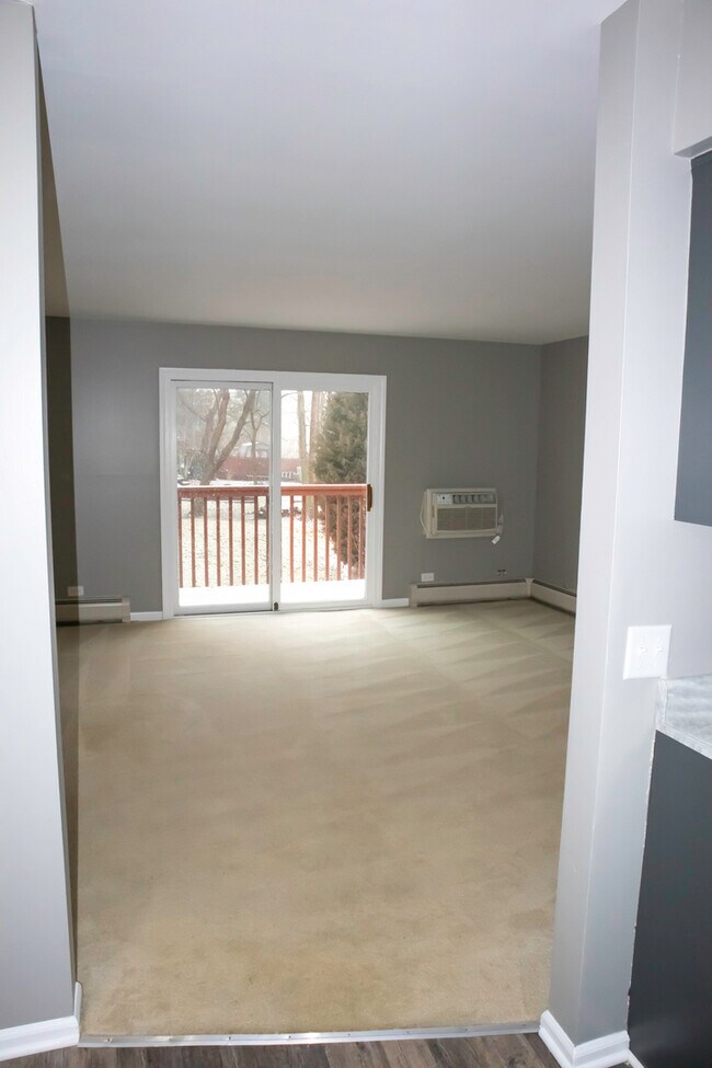 Building Photo - 15858 W Marie Ave