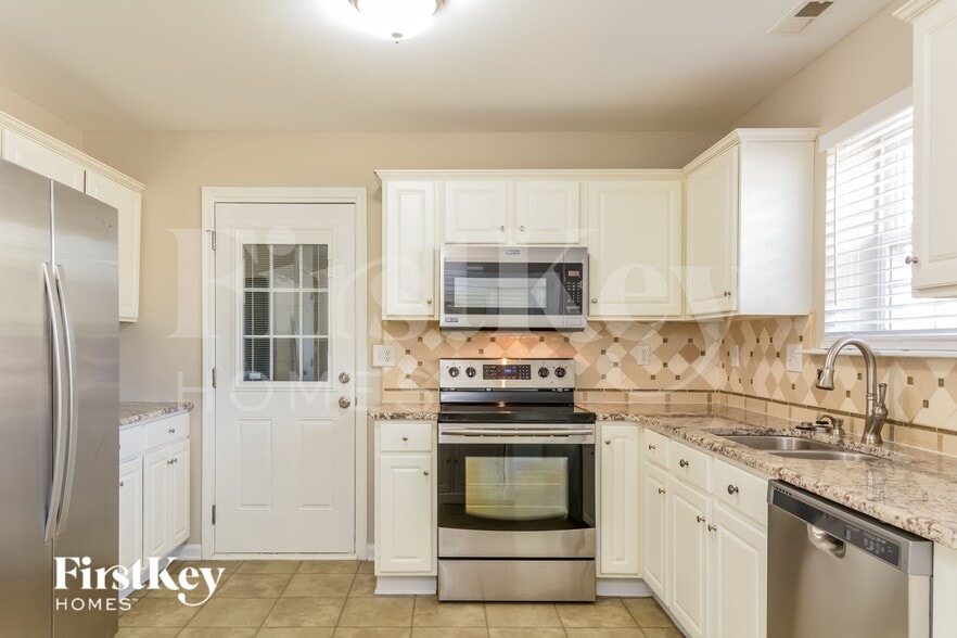 Building Photo - 6 Linkside Ct