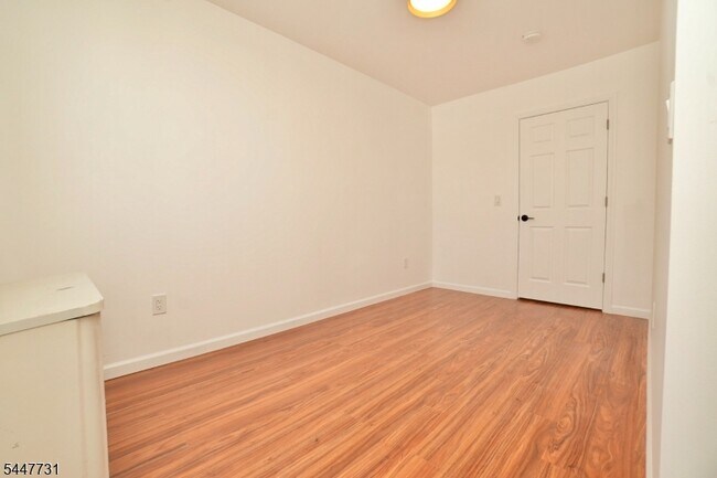 Building Photo - 210 Sandford Ave