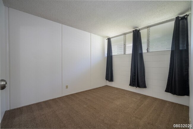 Building Photo - $2,600 / 2br - 2 Bed 1 Bath Condo In Valleyview Melemanu