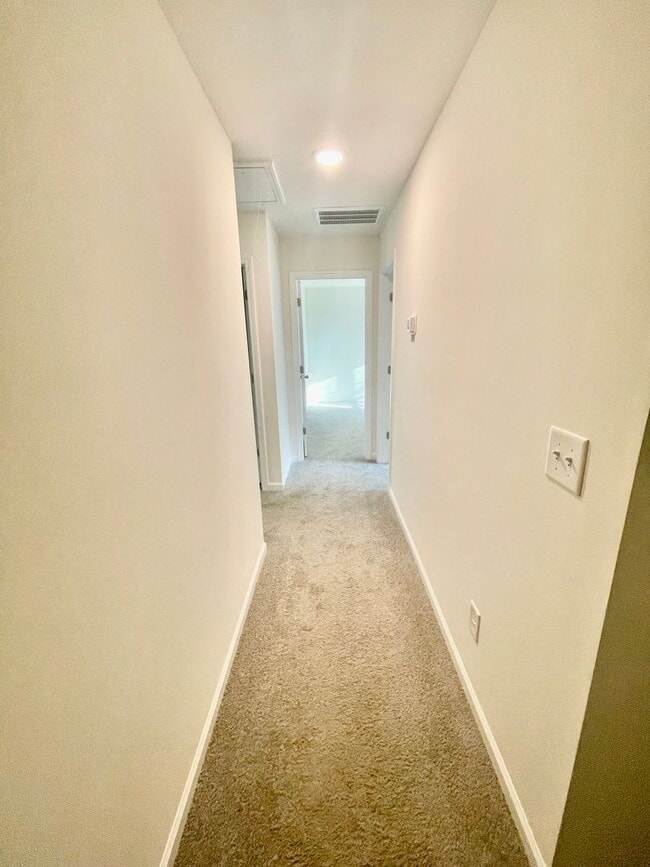 Building Photo - Welcome to this stunning 3-bedroom, 2.5-ba...
