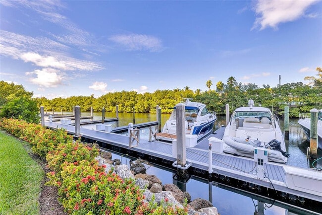 Building Photo - 3500 Mystic Pointe Dr