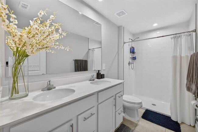 Building Photo - 220 Raspberry Rd