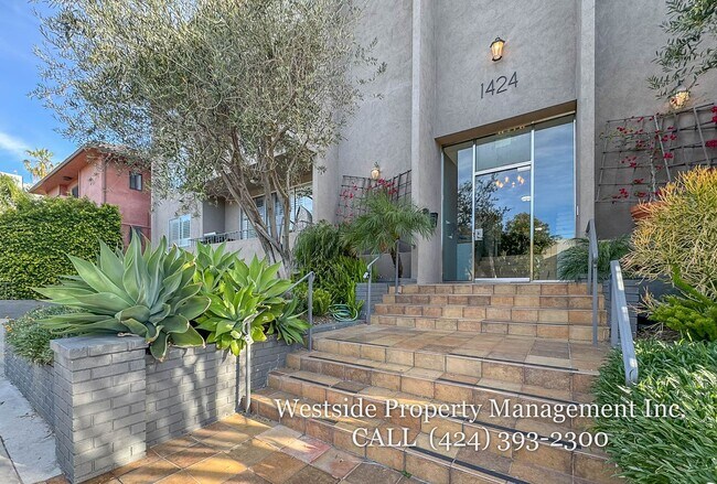 Building Photo - 1424 Amherst Ave