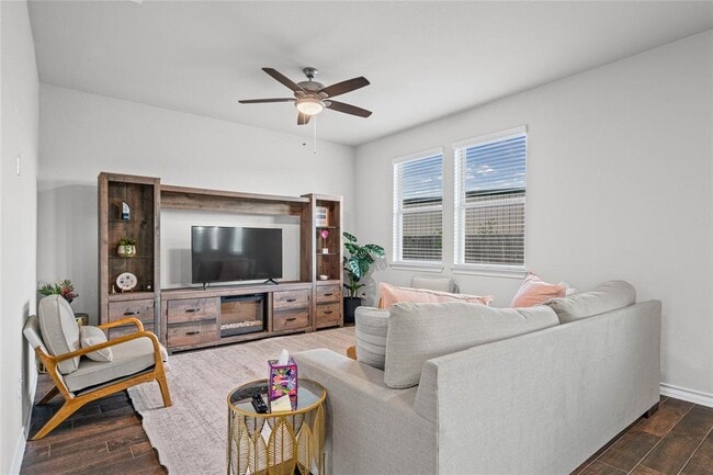 Building Photo - 7325 Loggia Pl