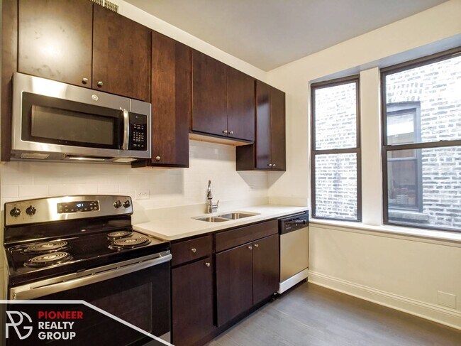 Building Photo - 2323 N Kedzie Blvd