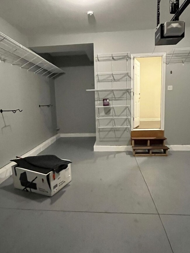 Building Photo - Large Executive 5 Br 3.5 Bath Home in Weymouth's Union Point Neighborhood