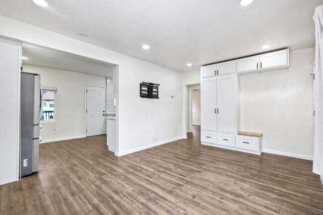 Building Photo - 1070 Jefferson Ave