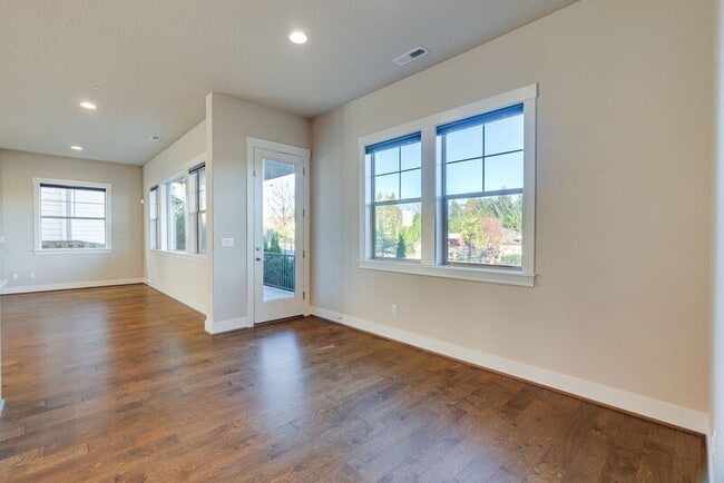 Building Photo - 11741 SW Barcelona St