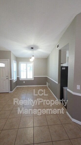 Building Photo - 29940 Evans Rd