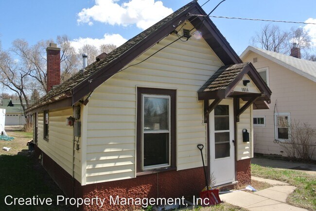Primary Photo - Studio, 1 bath House - 1016 1st St NW
