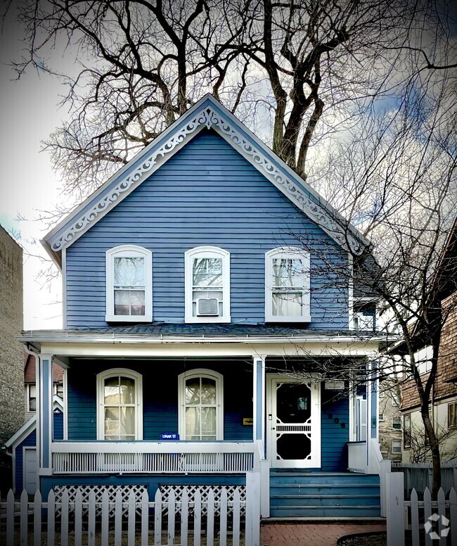 Building Photo - 1906 Orrington Ave