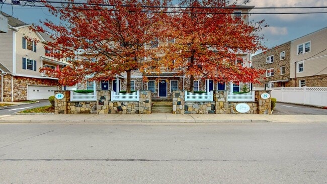 Building Photo - Spacious 2-Bedroom Townhouse with Loft – P...