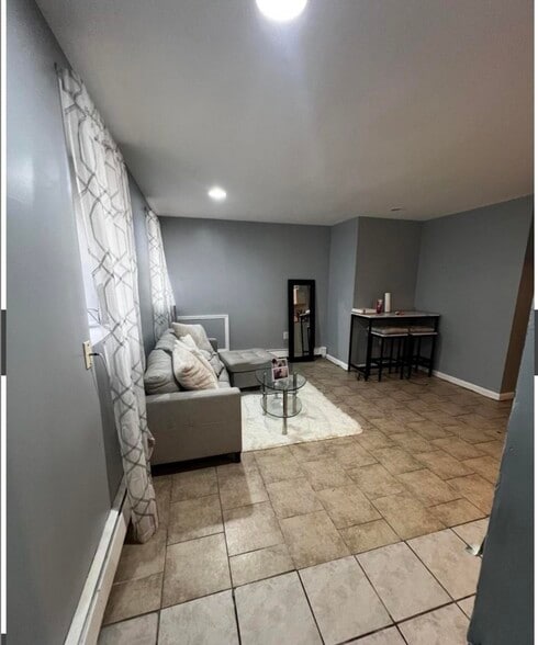 Building Photo - 40 Myrtle Ave