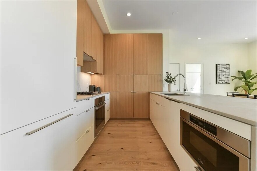 Primary Photo - 80 Terrace St