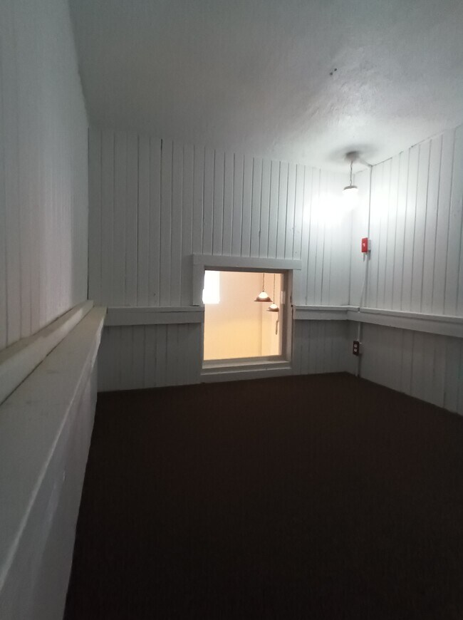 Building Photo - 2009 2nd St NE